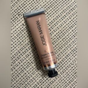 NWOT Josie Maran Argan Intensive Creamy Oil